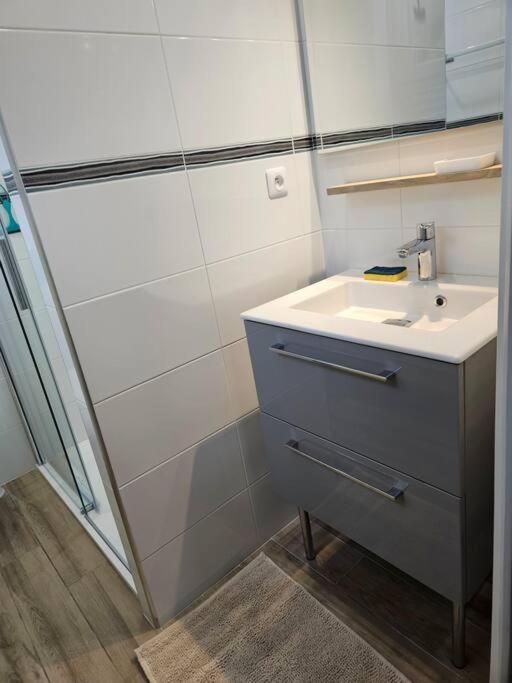 Chez Louise, Appartement T3 A Deux Pas Du Centre Bagnères-de-Luchon Kültér fotó