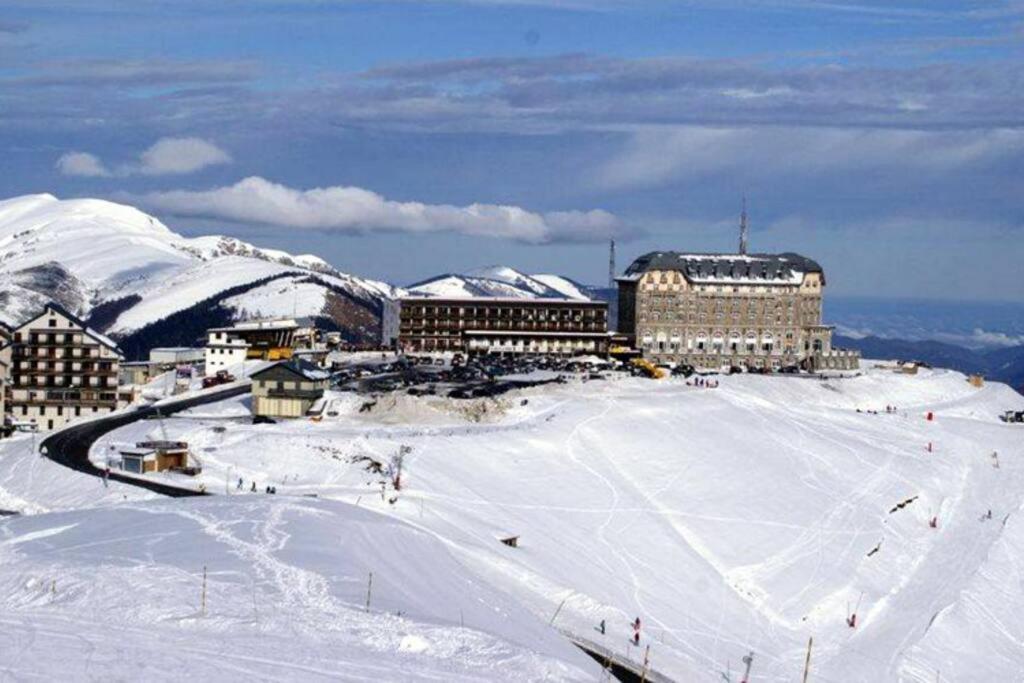 Chez Louise, Appartement T3 A Deux Pas Du Centre Bagnères-de-Luchon Kültér fotó